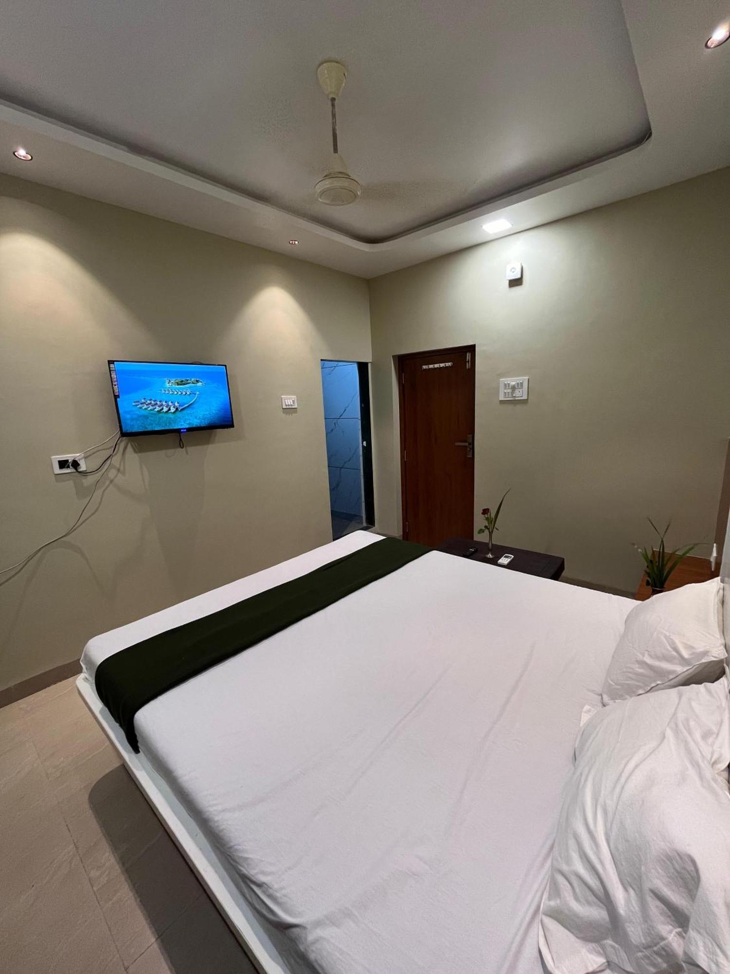 Hotel Sun Lodging Bhiwandi Екстериор снимка