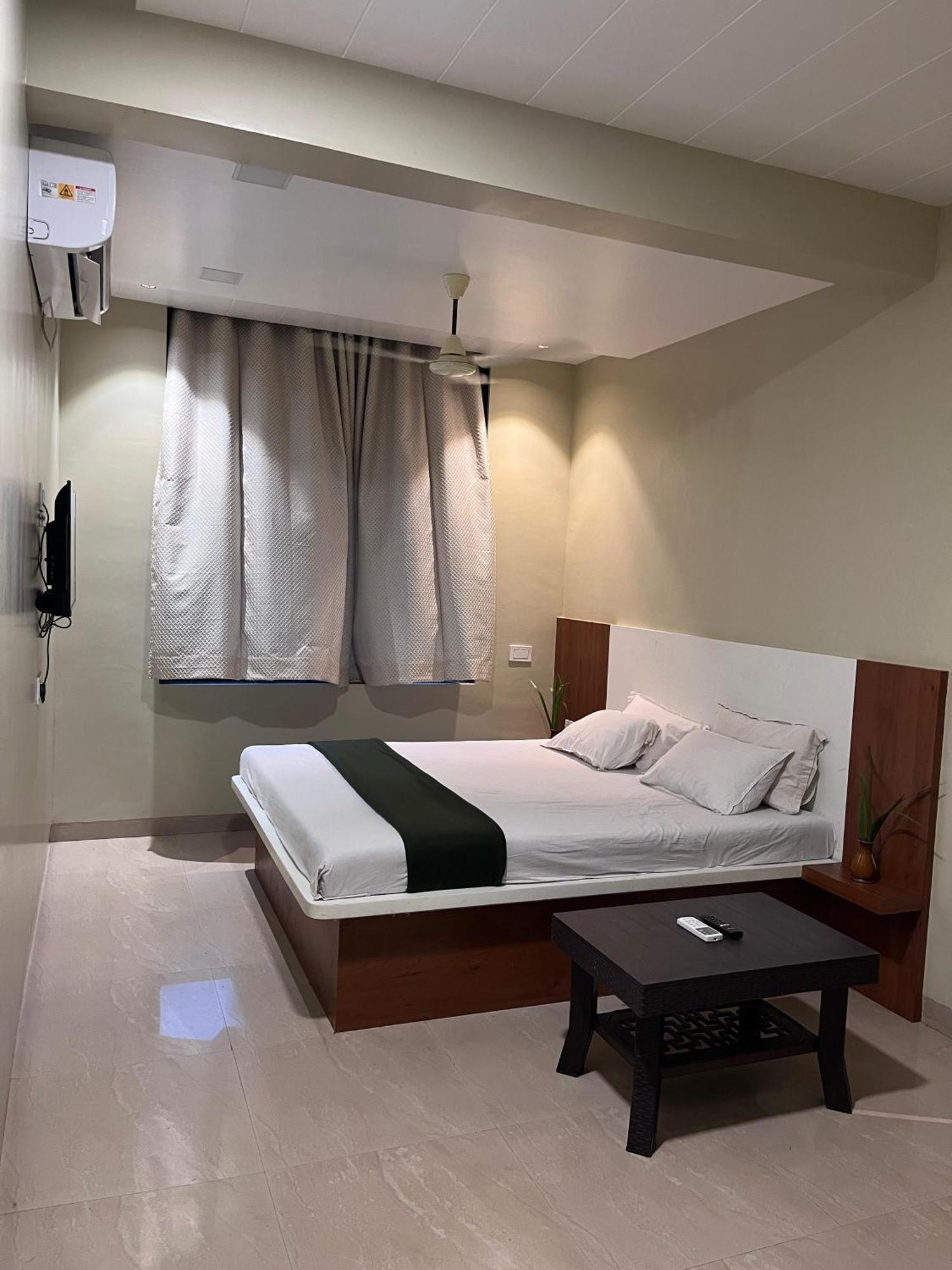 Hotel Sun Lodging Bhiwandi Екстериор снимка