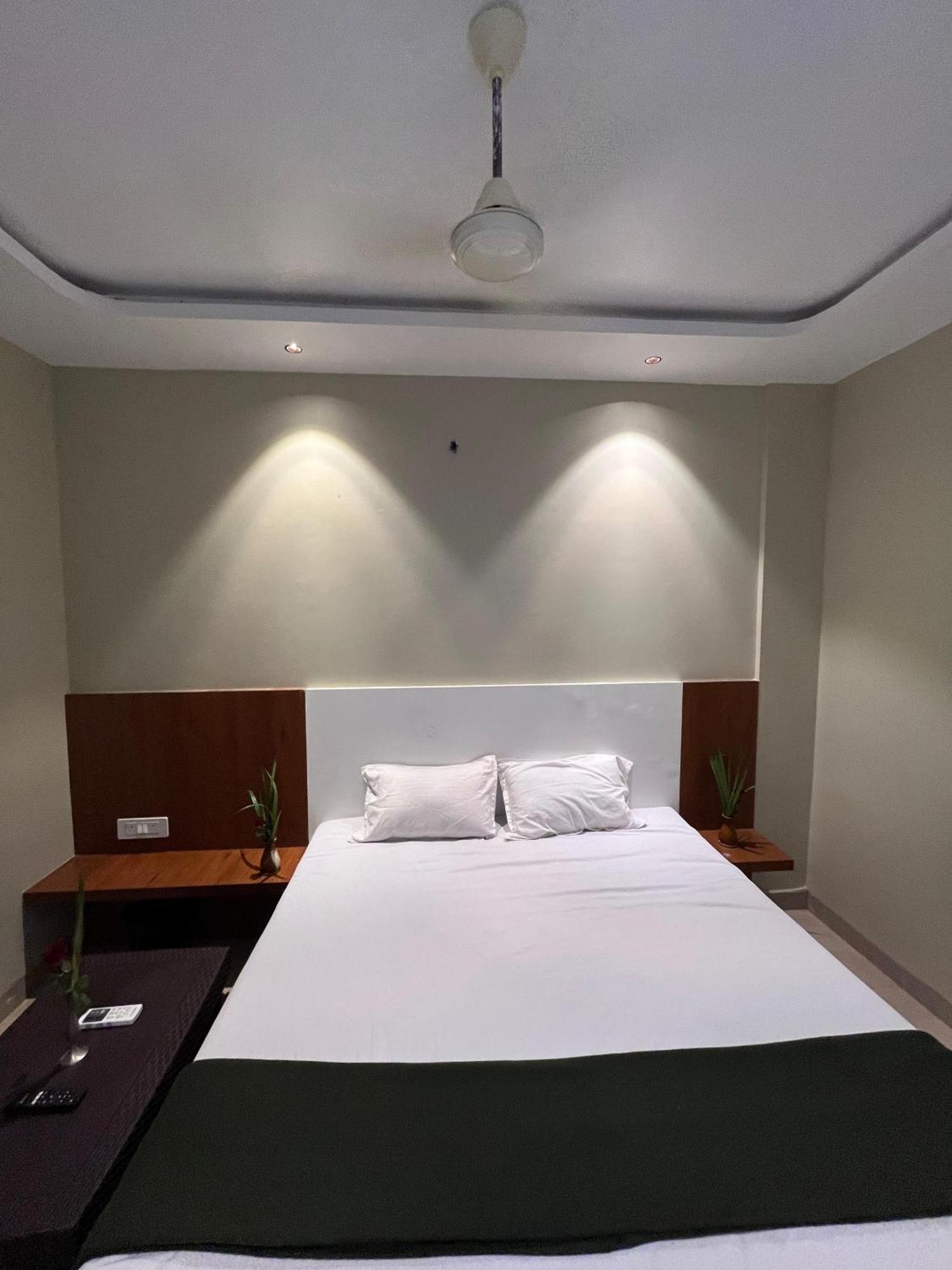 Hotel Sun Lodging Bhiwandi Екстериор снимка