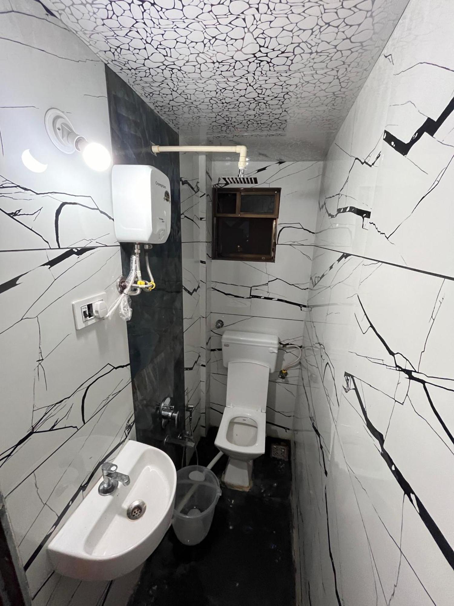 Hotel Sun Lodging Bhiwandi Екстериор снимка