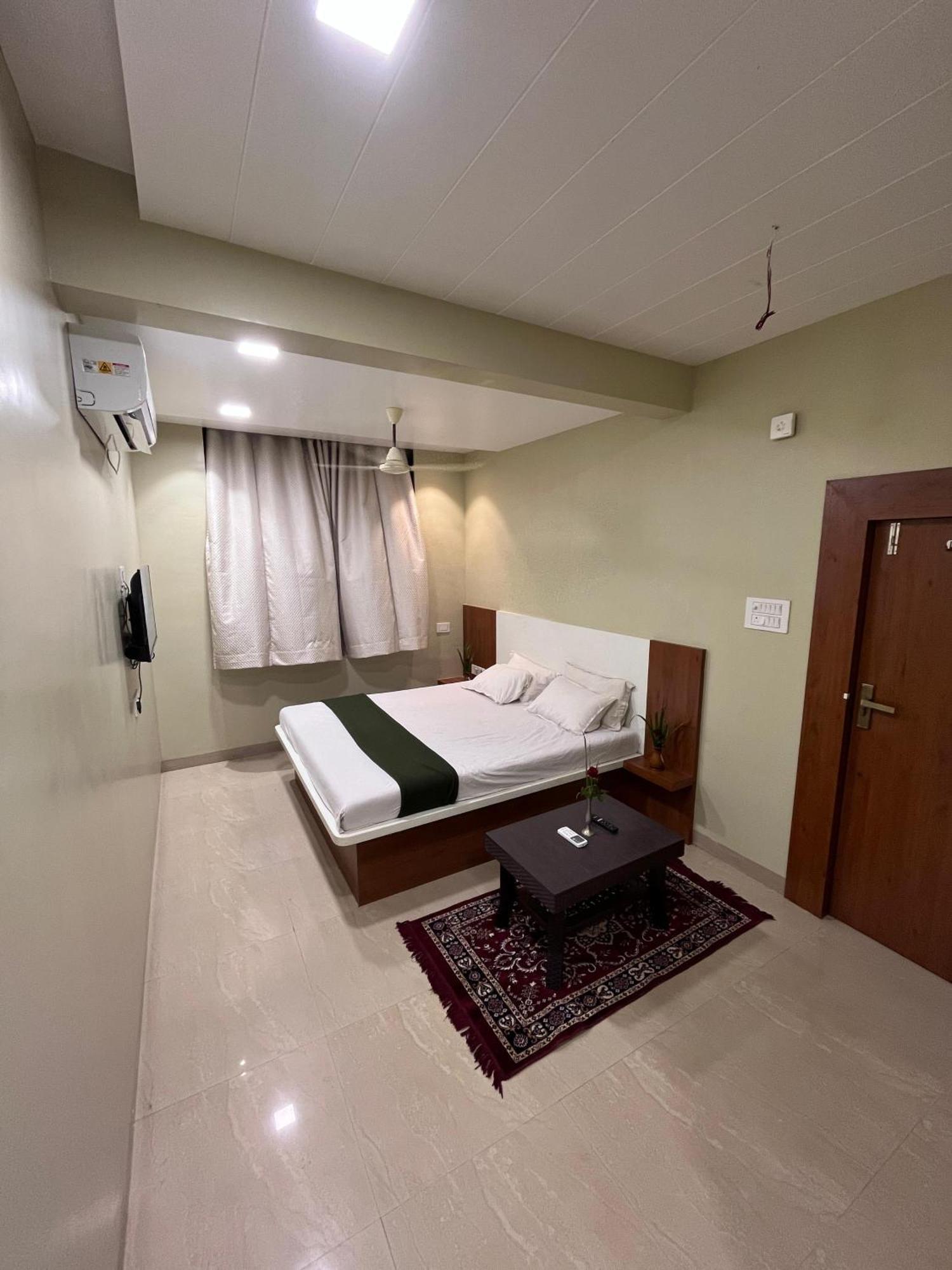 Hotel Sun Lodging Bhiwandi Екстериор снимка